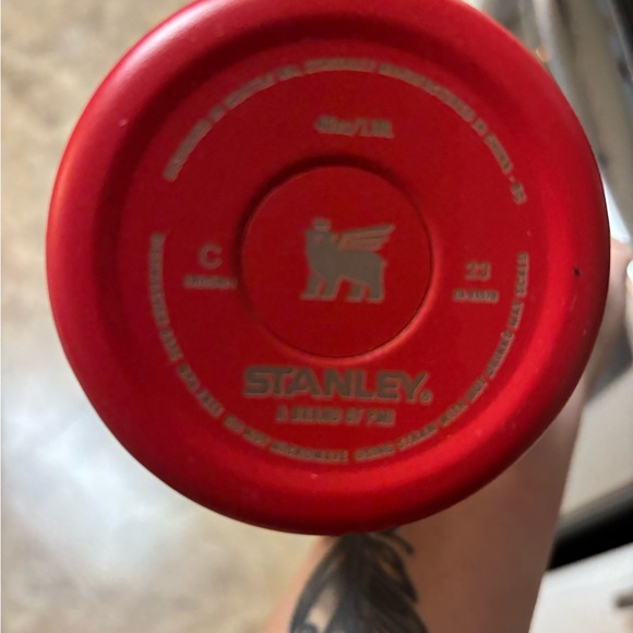 STANLEY special edition Valentine’s Day! brand new 40oz - Picture 4 of 7